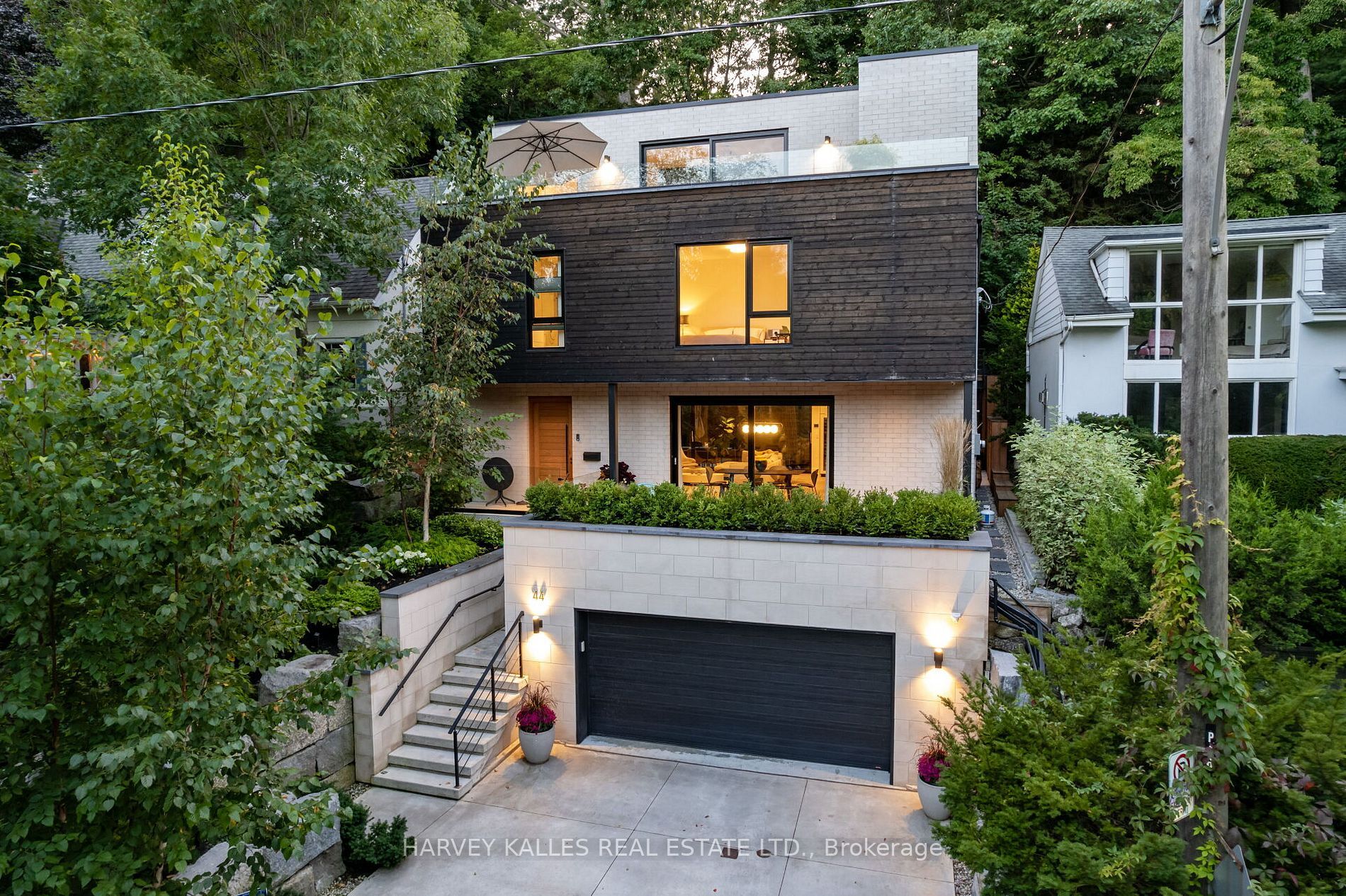 44 Ellis Park Rd — Sold by David Anderson Oey